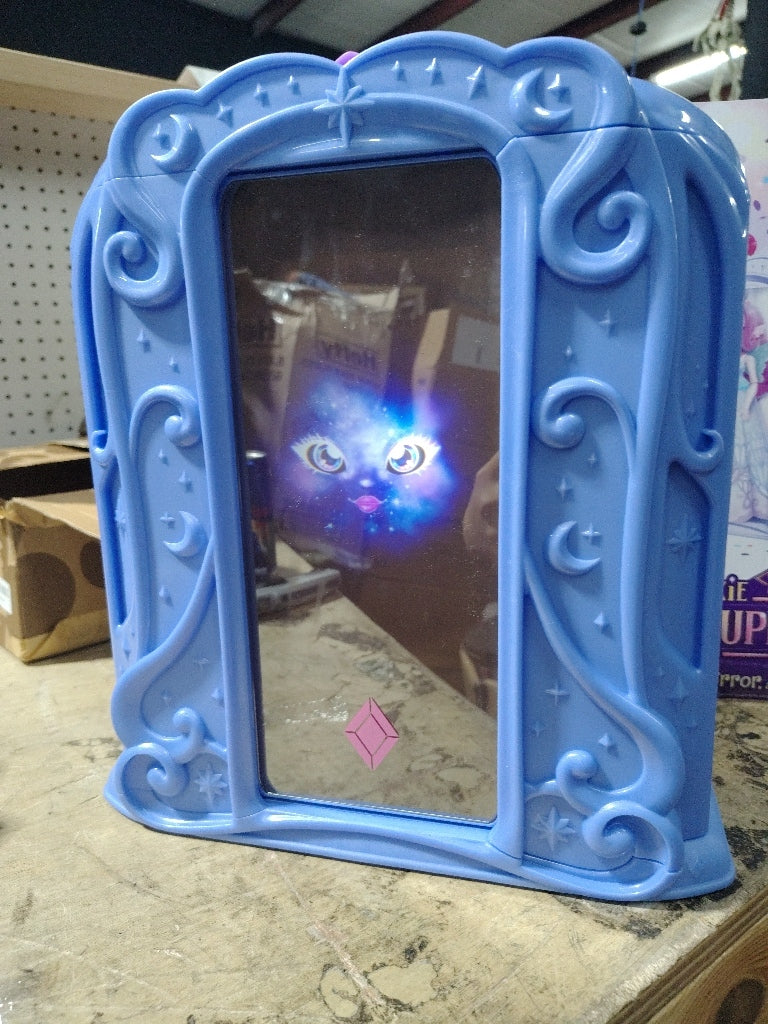 Magic Mixies Pixie Supremes: Skylar Mirror